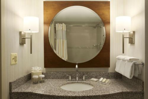 Hilton Garden Inn Baltimore Inner Harbor Image