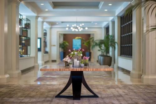 Ο χώρος του λόμπι ή της ρεσεψιόν στο DoubleTree by Hilton San Diego-Mission Valley