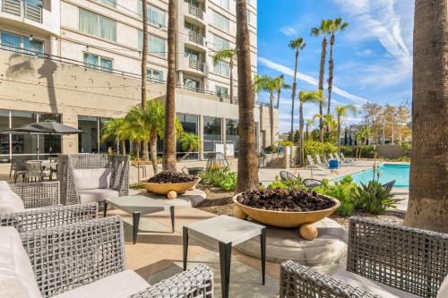 Πισίνα στο ή κοντά στο DoubleTree by Hilton San Diego-Mission Valley