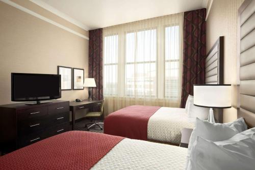 Embassy Suites Saint Louis - Downtown Image