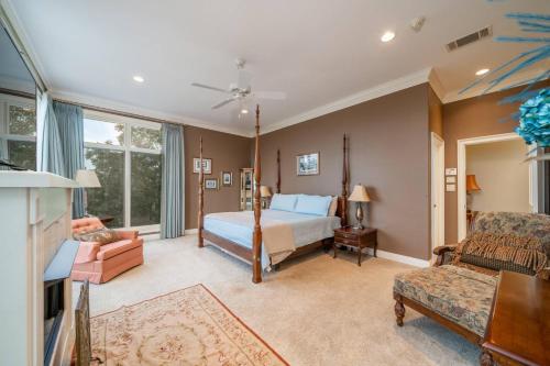 Ένα ή περισσότερα κρεβάτια σε δωμάτιο στο Majestic Mountain Getaway