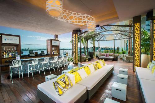 Un lugar para sentarse en Hilton San Diego Bayfront