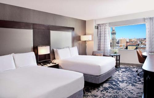 Hilton Baltimore Inner Harbor Image