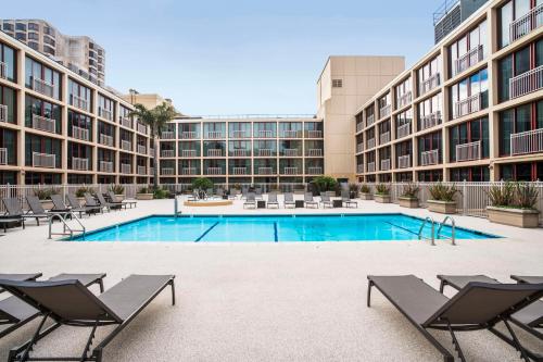 a swimming pool in the middle of a building at Hilton Parc 55 San Francisco Union Square in San Francisco
