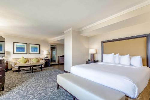 Postel nebo postele na pokoji v ubytování Washington Hilton