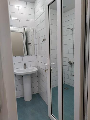 Ein Badezimmer in der Unterkunft Checkpoint Goght