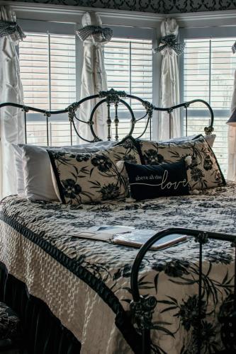 Katil atau katil-katil dalam bilik di The Richard Johnston Inn & 1890 Caroline House