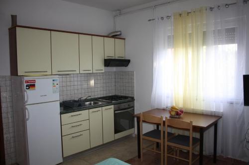 Apartments with parking space Zadar - 21605