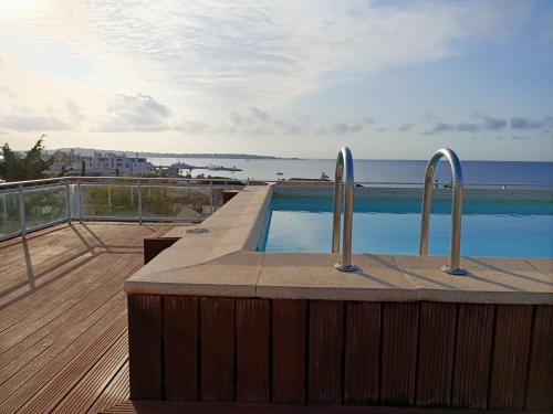 Photo de la galerie de l'établissement Résidence L'Iliade Appartement à 5 mn des plages Vue mer Parking gratuit, à Vallauris