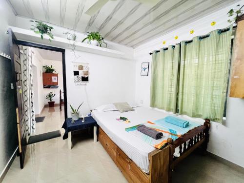 Postel nebo postele na pokoji v ubytování Hammock Beach Home