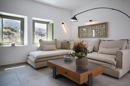 Χώρος καθιστικού στο Santorini Hillside Suites & Villas