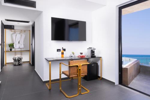 Nespecifikovaný výhled na moře nebo výhled na moře při pohledu z hotelu