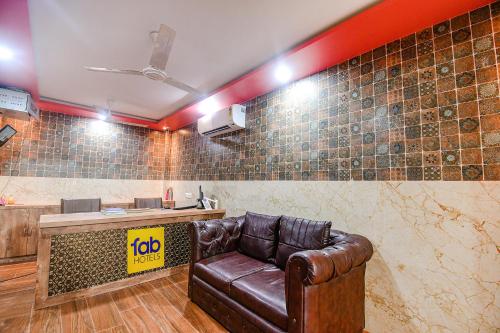 Χώρος καθιστικού στο FabHotel The Lily - Nr Bisarjan Ghat