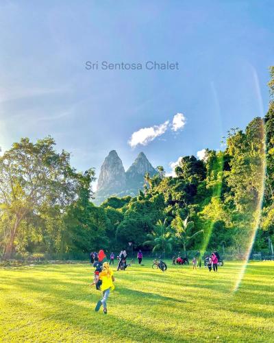 Gallery image of Sri Sentosa Chalet in Tioman Island