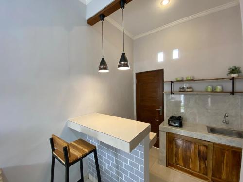 Dapur atau dapur kecil di LaGriya Guest House