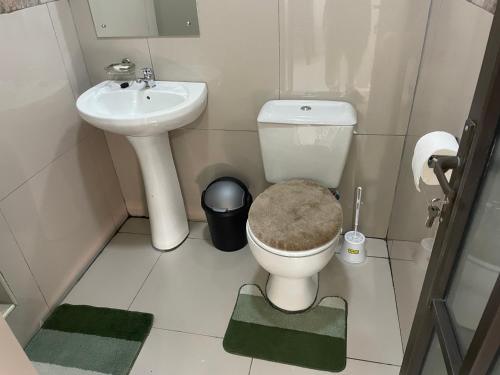Ένα μπάνιο στο SNORING INN KwaMsane