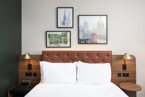 Posteľ alebo postele v izbe v ubytovaní Four Points by Sheraton Edinburgh