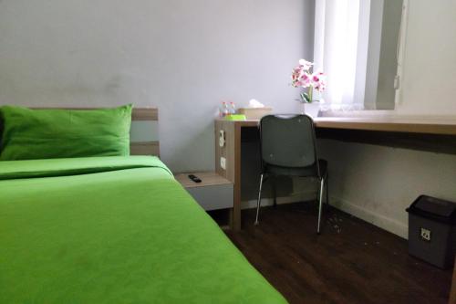 Posezení v ubytování Barata Hotel Near Bandara Soekarno Hatta