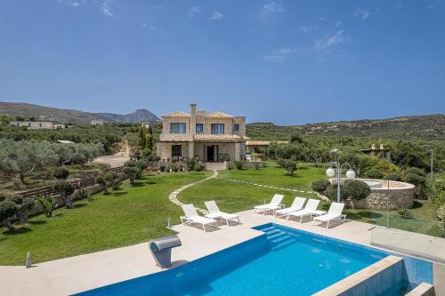 Bazén v ubytování Villa Aloni nebo v jeho okolí