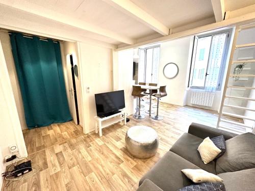 Studio mezzanine sur le port