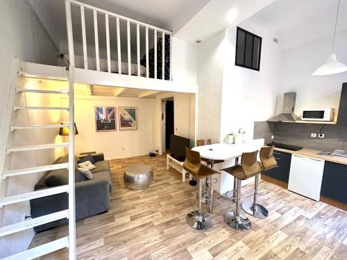 Studio mezzanine sur le port