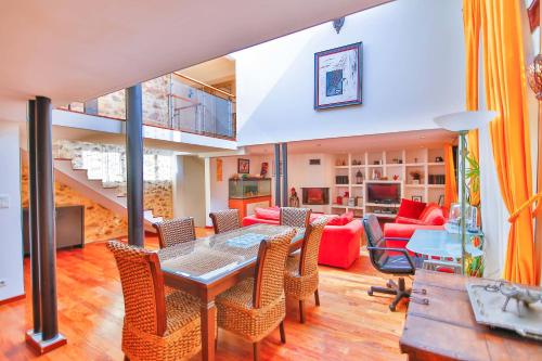 Gallery image of Lofts Duplex et Triplex Vieux Port Cannes in Cannes