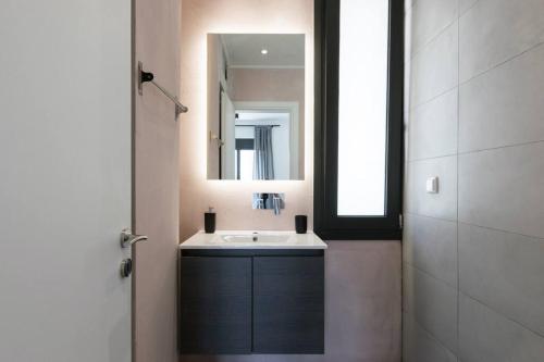 Academy Elegant Apartment #401 / Stunning Terrace