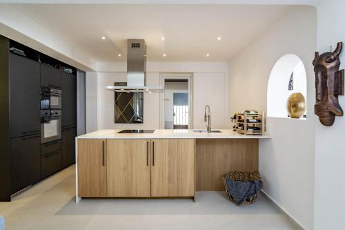 San Pedro apt - terrace by Costarentals - Ref M29