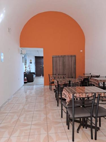 Ruang duduk di Peru Swiss Hostel