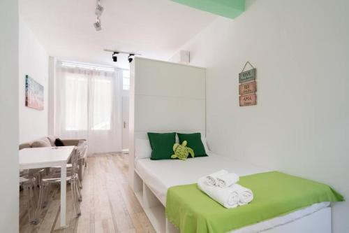 Nice flat at street level - Madrid Río Tri-Pedrero
