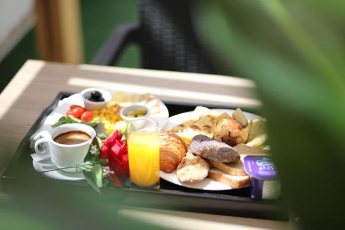 Φαγητό σε αυτό το ξενοδοχείο ή κάπου εκεί κοντά