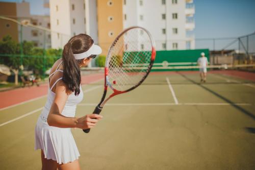 Tenis a/nebo squash v ubytování Flavius Apartments in Caesar Resort & SPA, Long Beach nebo okolí