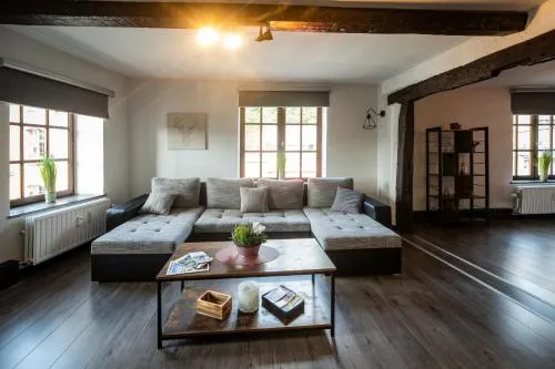 L'Endroit by la Reine city center picture