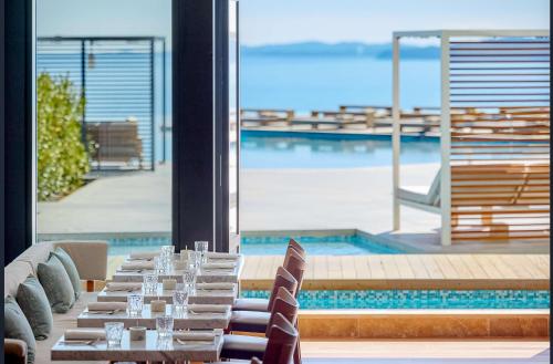 Kolam renang di atau dekat dengan Angsana Corfu Resort & Spa