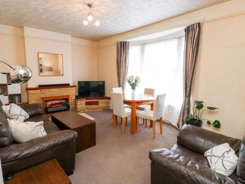 Flat 2 – Photos 3