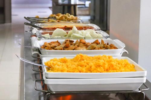 Eten bij of ergens in de buurt van het hotel

