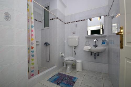Bilik mandi di Yiannis Studios