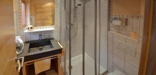 Bilik mandi di Apart Florian
