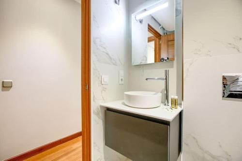 Authentic apartment in Madrid-COMENDA-1-DE