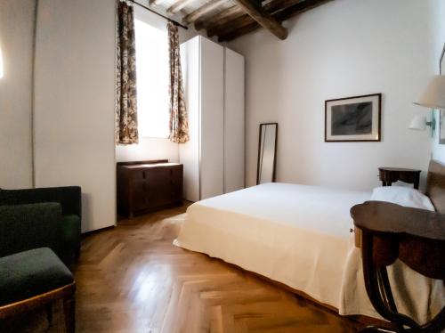 Raffaello Terrace - near Piazza Navona