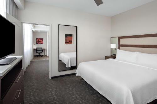 Homewood Suites by Hilton Nashville Downtown Image