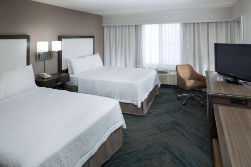 Letto o letti in una camera di Hampton Inn Los Angeles Orange County Cypress