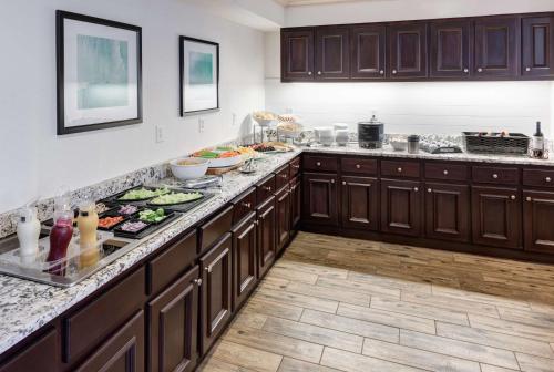 Η κουζίνα ή μικρή κουζίνα στο Homewood Suites by Hilton Mahwah