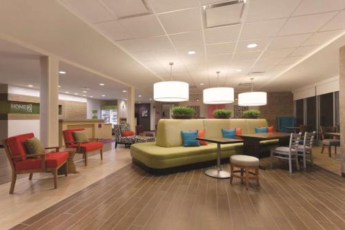Posezení v ubytování Home2Suites Pittsburgh Cranberry