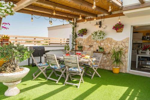 Zahrada ubytování Il Panoramico - Terrazza e Jacuzzi