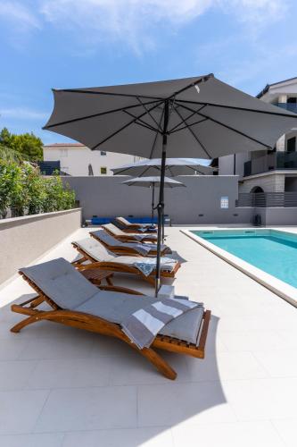 Bazén v ubytování Luxury Apartment Lorena - Private Heated Pool - nebo v jeho okolí