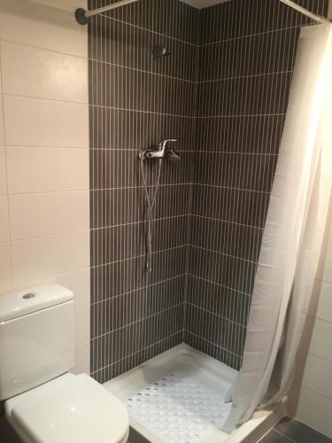 Ένα μπάνιο στο APARTAMENTO construcción nueva BARCELONA - CALELLA