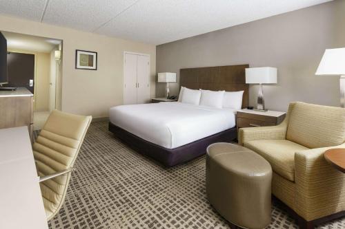 DoubleTree by Hilton Orlando Airport Hotel Image