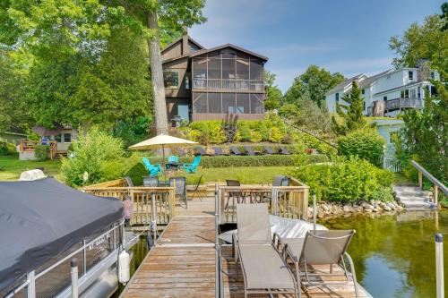 Κήπος έξω από το Lakefront Queensbury Home Kayaks and Boat Dock