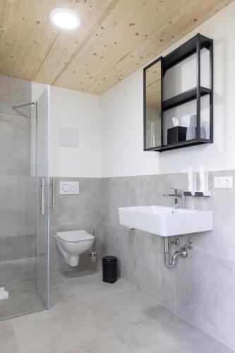 Un baño de Reos Hotel Wangen